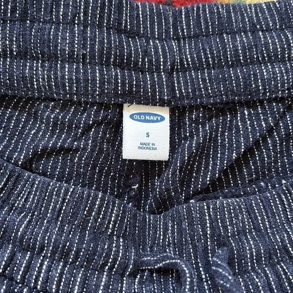 Old Navy Shorts - Picture 3 of 4